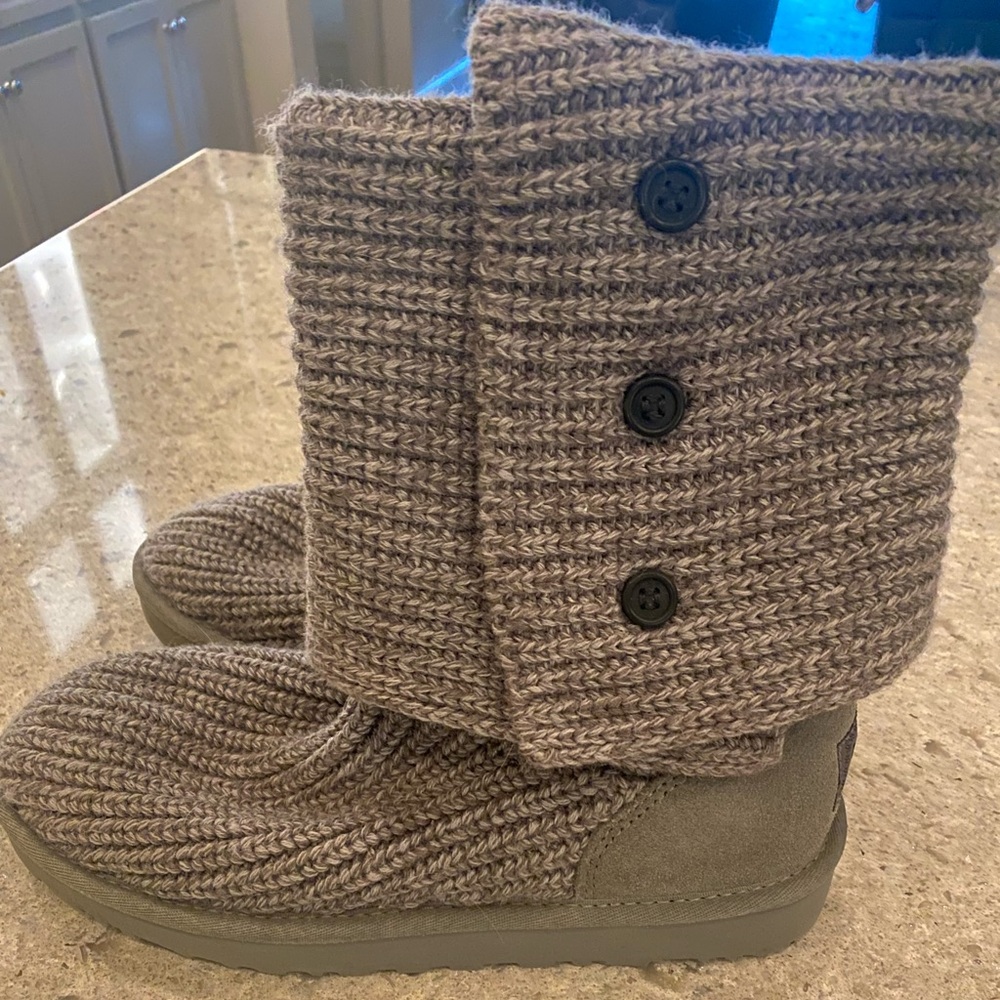 UGG Grey Knit Cuff Boots